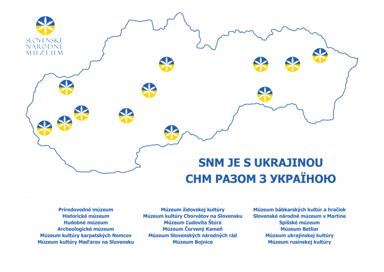 Slovenské národné múzeum odsudzuje jednostranný, ničím neodôvodnený a neospravedlniteľný akt vojenskej agresie Ruskej federácie proti Ukrajine. Rusko prekročilo červenú čiaru. Nielen prítomnosť, ale aj história stoja na strane spravodlivosti. Vyvesením ukrajinskej zástavy sa symbolicky stavia na podporu obyvateľov Ukrajiny.