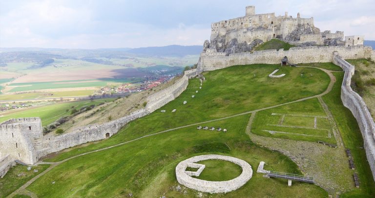 Expozície Spišský hrad a Kláštor minoritov v Levoči sú počas sviatkov otvorené.